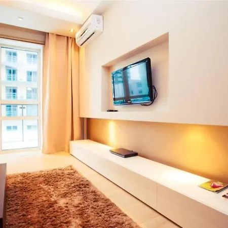 Bright And Comfortable- Golden Apartments- Platinum Towers&201 Appartement